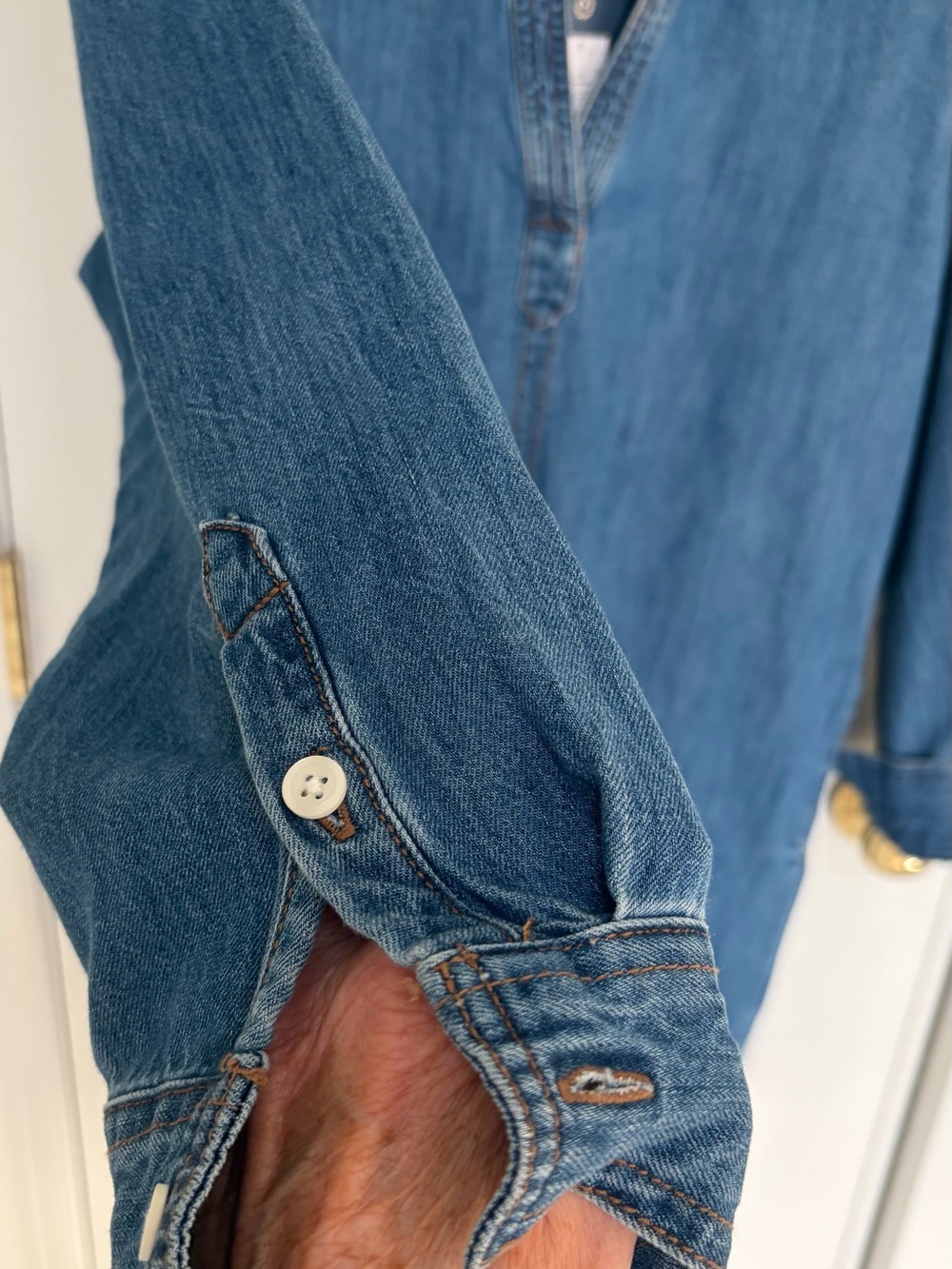 Universal Thread Denim Tunic Dress in Medium Blue. Shirt tail hem And pockets - Picture 7 of 9